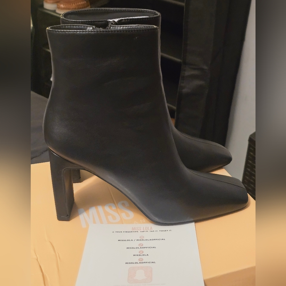 Miss Lola Sleek Black Heeled Boots - Picture 4 of 5
